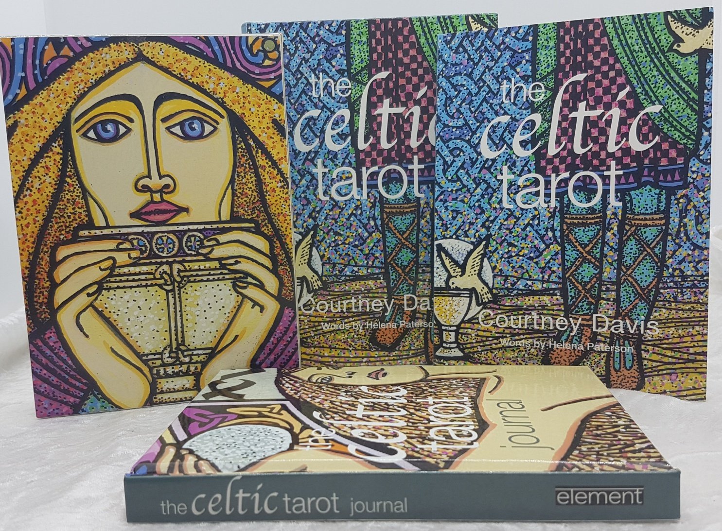 PRELOVED Celtic Tarot, The - Courtney Davis