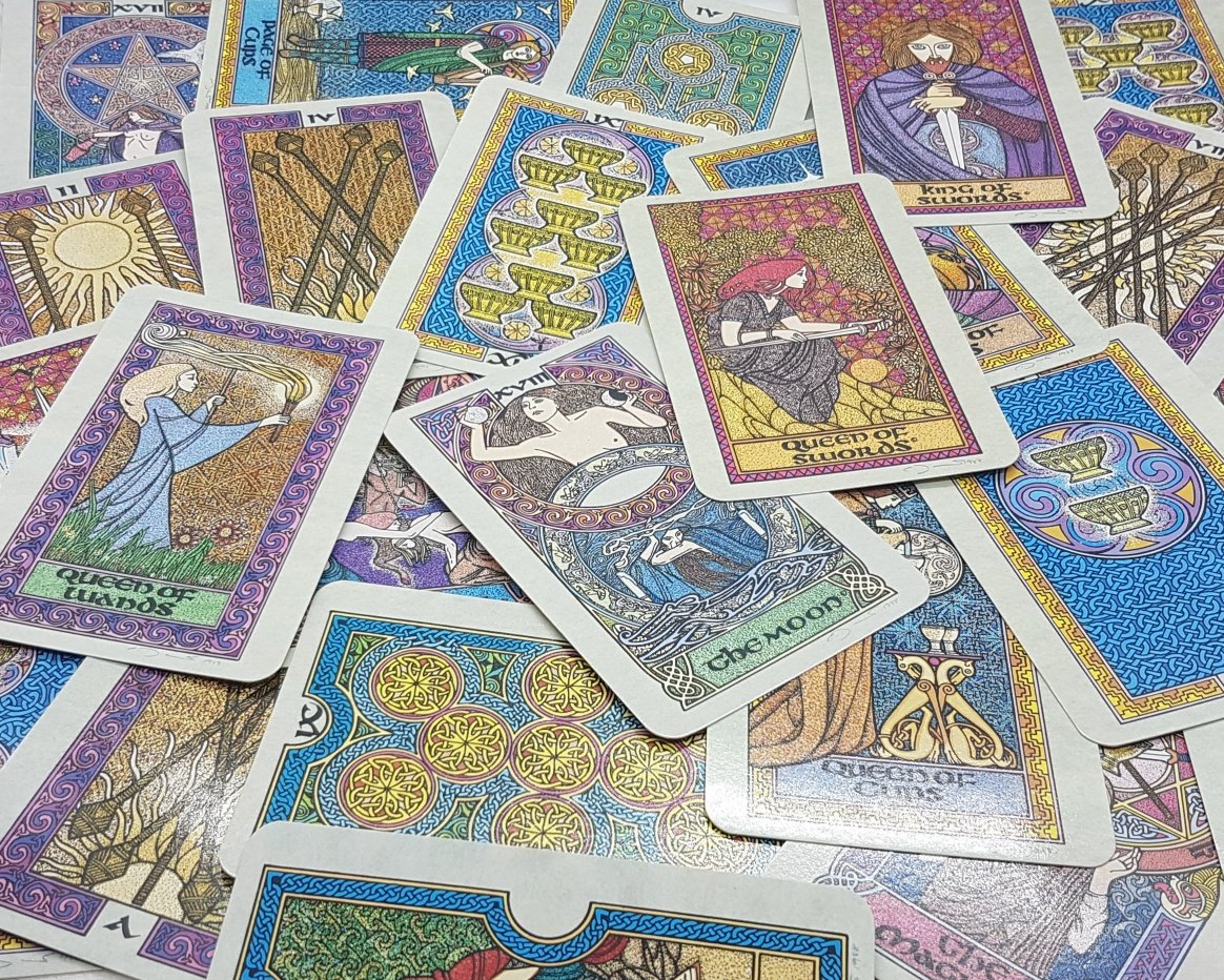 PRELOVED Celtic Tarot, The - Courtney Davis