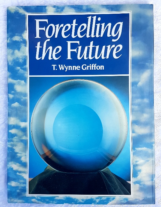 PRELOVED Foretelling the Future - T Wynne Griffon