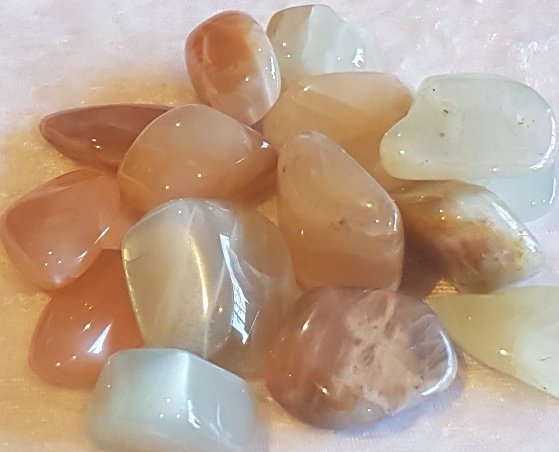 MOONSTONE Tumbled Stone