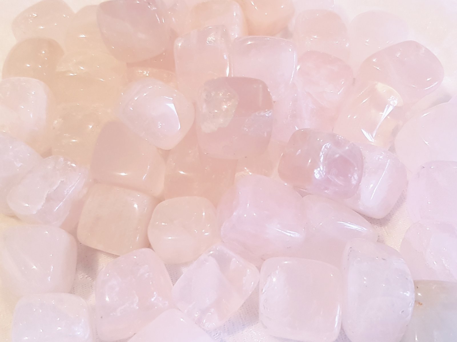 ROSE QUARTZ Tumbled Stone